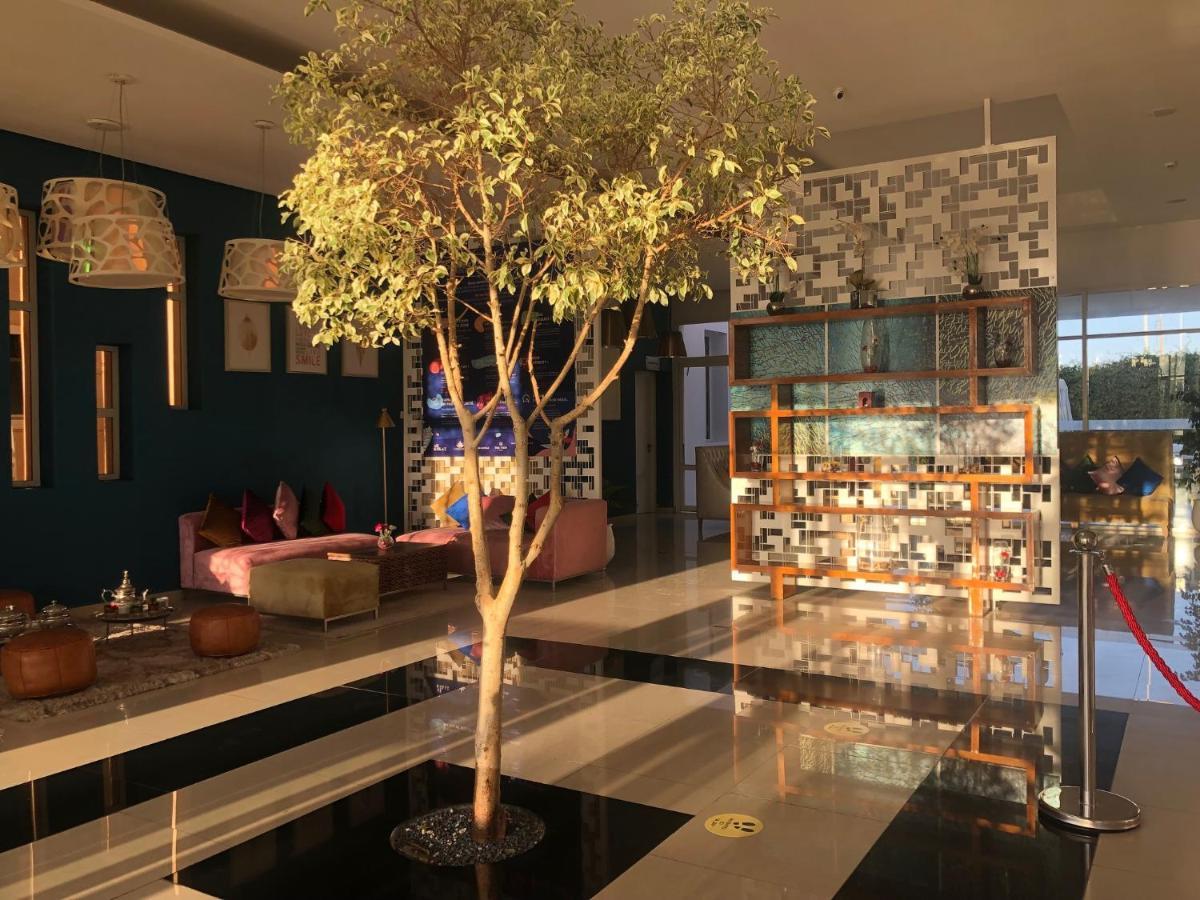 Relax Hotel Oujda Bagian luar foto