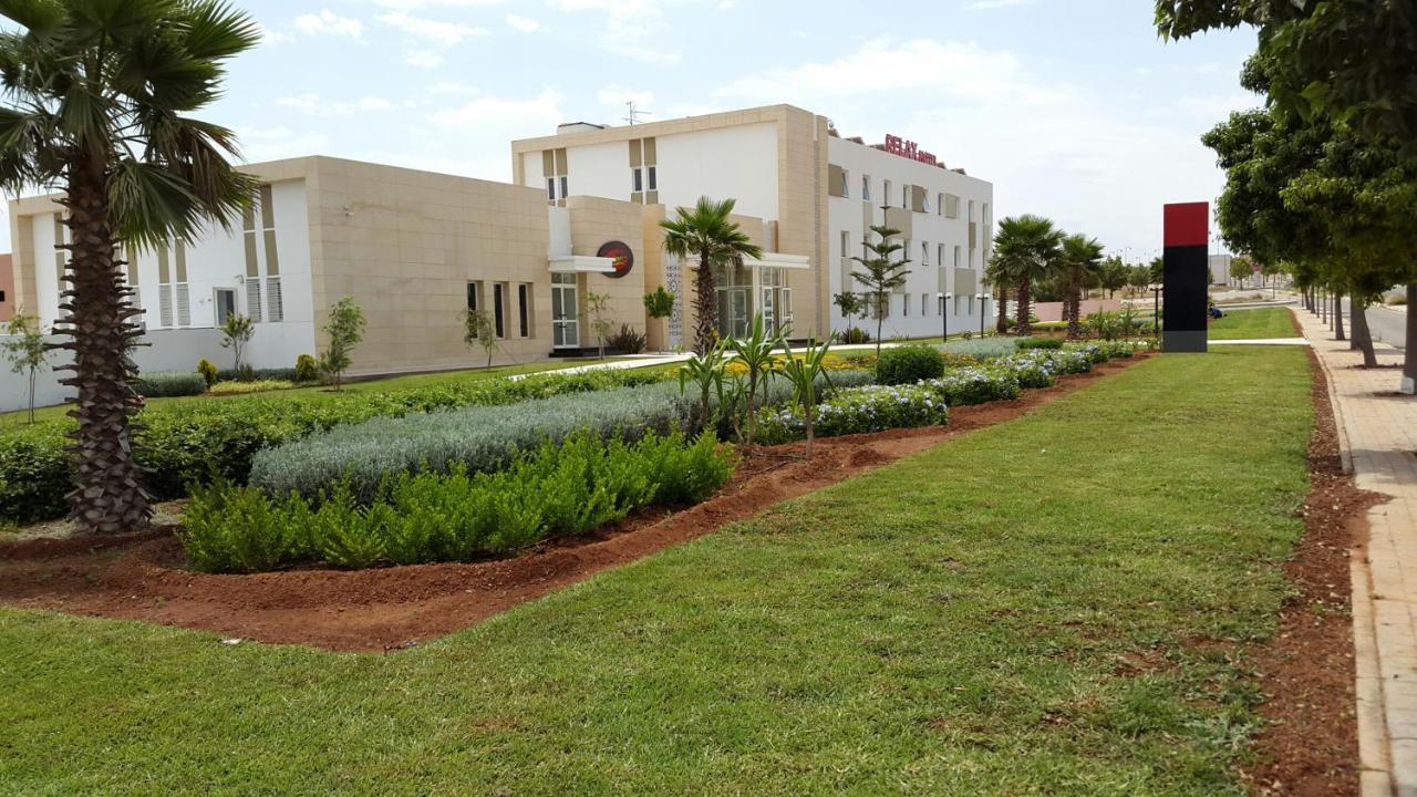 Relax Hotel Oujda Bagian luar foto